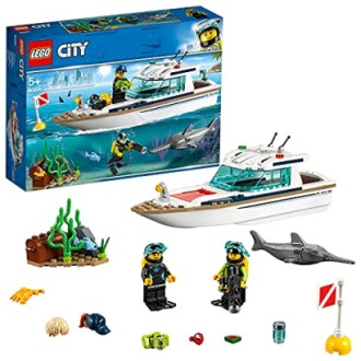 LEGO City Dive Yacht set with minifigures and accessories.